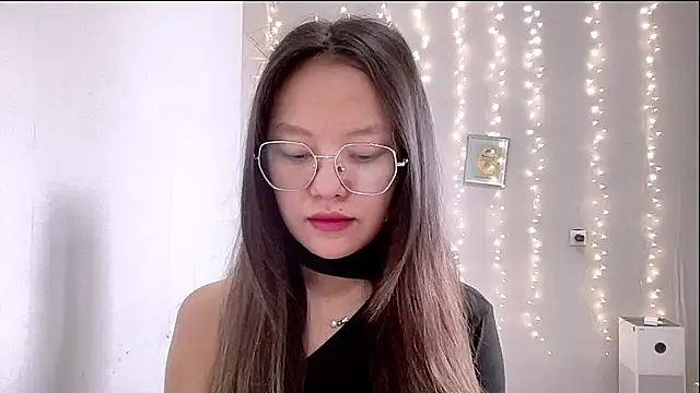 Risalynn online show from March 5, 2025, 3:18 am