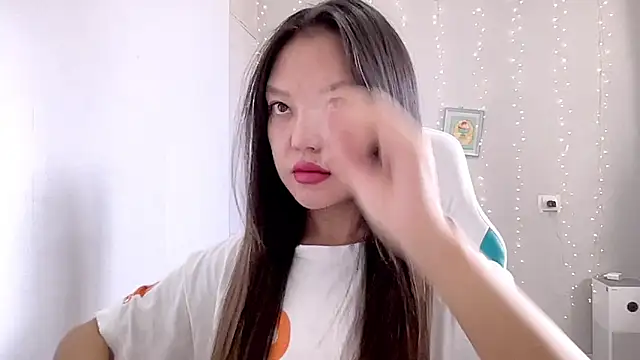 Risalynn online show from March 13, 2025, 3:33 am