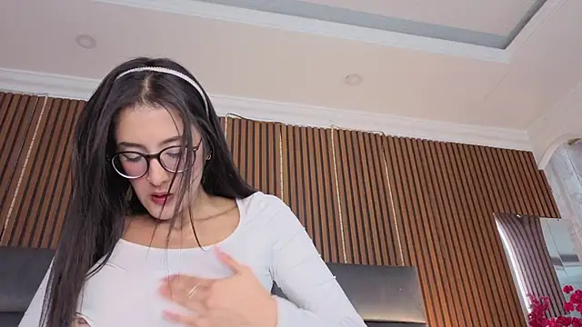 Princess Violett online show from June 4, 2026, 2:33 pm