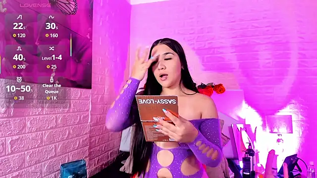 LYAA COLLINS  online show from September 30, 2025, 11:05 am