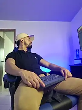 MAXIMUS MASTE3 online show from February 4, 2026, 8:15 pm