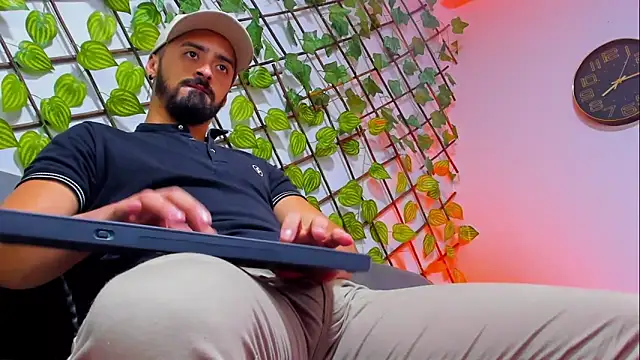 MAXIMUS MASTE3 online show from February 6, 2026, 7:54 pm