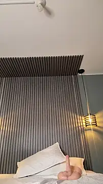 MiaPetit  online show from December 19, 2025, 7:05 pm