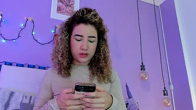 Snapshot of Charlotte11-11 chatting on November 29, 2025, 2:39 pm Charlotte11-11 online show from November 29, 2025, 2:39 pm