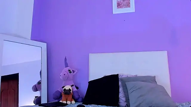 Snapshot of Charlotte11-11 chatting on October 15, 2025, 1:41 pm Charlotte11-11 online show from October 15, 2025, 1:41 pm