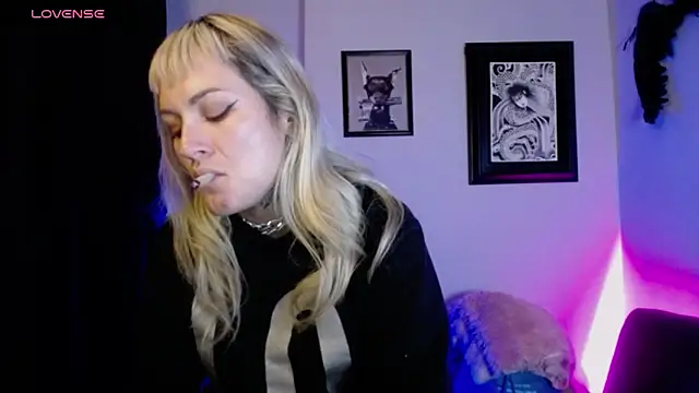 kim jeins11 online show from October 16, 2025, 3:59 am