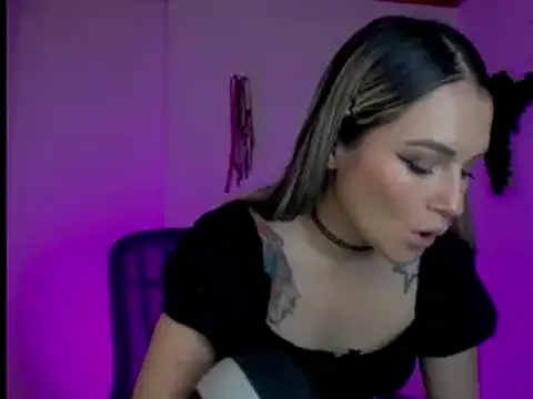 kim jeins11 online show from December 24, 2024, 12:33 am