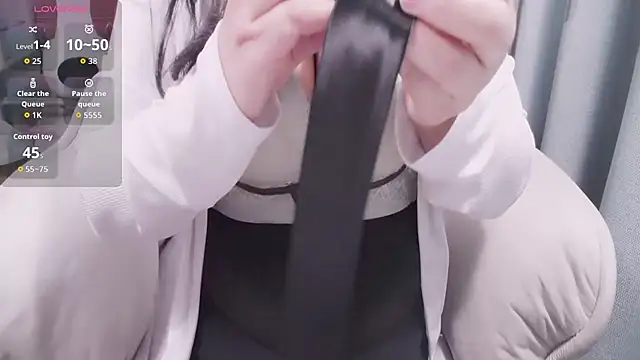 CN-Lily online show from November 3, 2025, 9:46 am