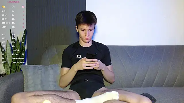  whitenight  online show from December 8, 2024, 6:50 pm