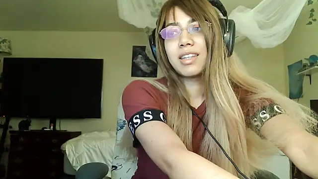 Snapshot of PolinaLoveX chatting on February 14, 2025, 1:13 am PolinaLoveX online show from February 14, 2025, 1:13 am