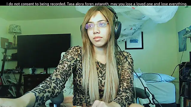 Snapshot of PolinaLoveX chatting on February 25, 2025, 7:38 pm PolinaLoveX online show from February 25, 2025, 7:38 pm