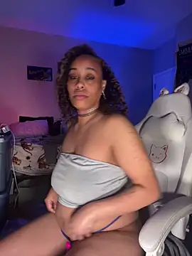 Snapshot of loveluna8 chatting on March 12, 2025, 7:13 am loveluna8 online show from March 12, 2025, 7:13 am