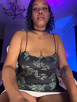 Snapshot of loveluna8 chatting on September 19, 2025, 8:40 am loveluna8 online show from September 19, 2025, 8:40 am