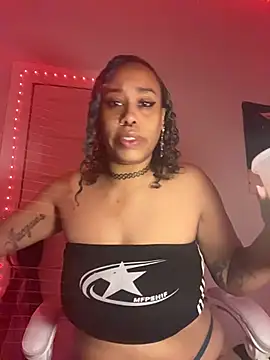 Snapshot of loveluna8 chatting on November 6, 2025, 11:47 am loveluna8 online show from November 6, 2025, 11:47 am