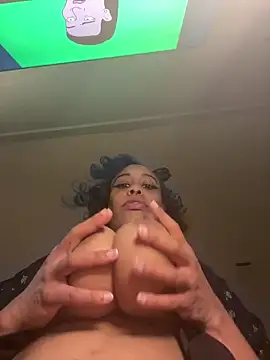 Snapshot of loveluna8 chatting on October 14, 2025, 9:43 am loveluna8 online show from October 14, 2025, 9:43 am