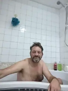 Snapshot of Vernalot_76 chatting on November 16, 2025, 5:50 pm Vernalot 76 online show from November 16, 2025, 5:50 pm