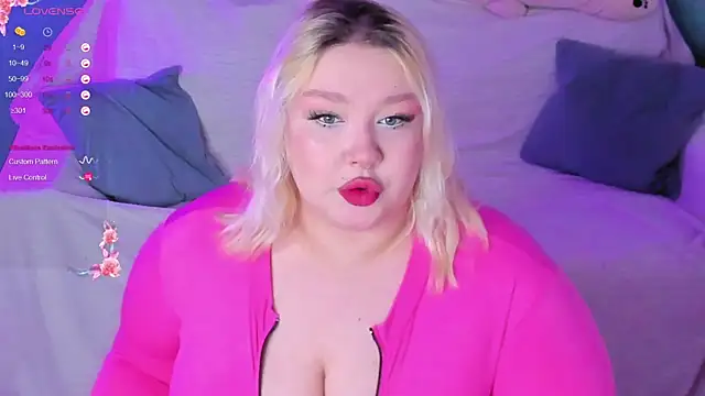 Snapshot of LilyBelll chatting on February 23, 2025, 6:34 pm LilyBelll online show from February 23, 2025, 6:34 pm