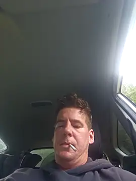 Titanhoott online show from October 8, 2025, 8:49 am