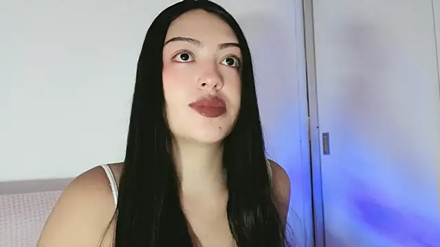 Sweet-Sophiee online show from July 18, 2026, 3:15 am