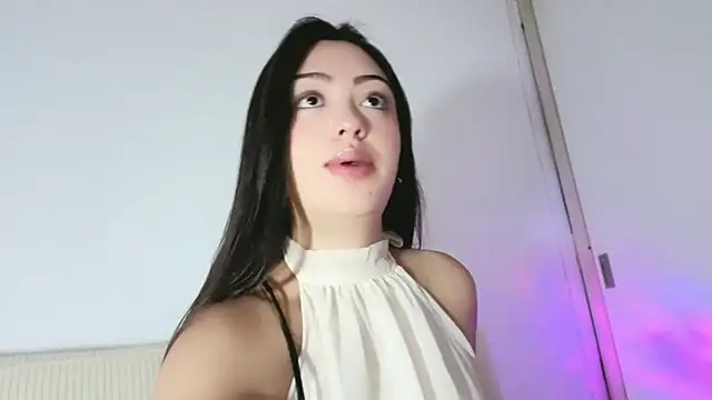 Sweet-Sophiee online show from July 27, 2026, 1:45 am