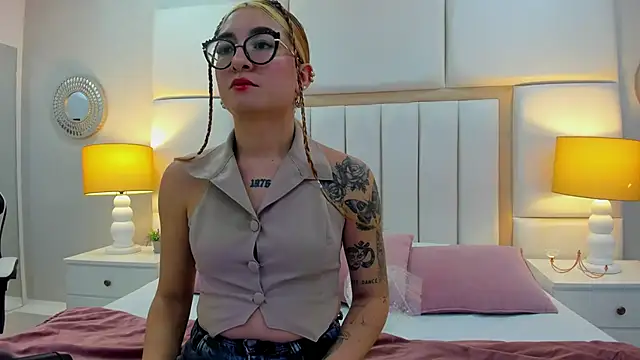 AmbarSantany online show from February 21, 2025, 8:38 pm