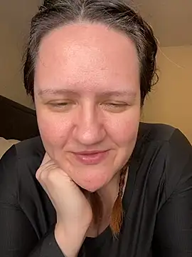 Snapshot of Kinkbitch25 chatting on December 17, 2025, 12:26 am Kinkbitch25 online show from December 17, 2025, 12:26 am