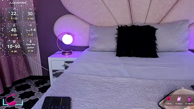 MaxiRogers online show from December 21, 2025, 11:45 am