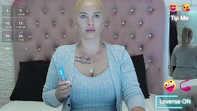 Snapshot of KikiSweet08 chatting on September 19, 2025, 4:16 am KikiSweet08 online show from September 19, 2025, 4:16 am