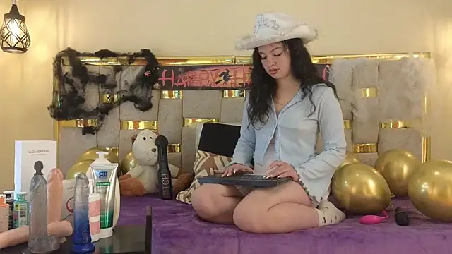 Snapshot of lilimini032 chatting on October 29, 2025, 8:08 pm lilimini032 online show from October 29, 2025, 8:08 pm