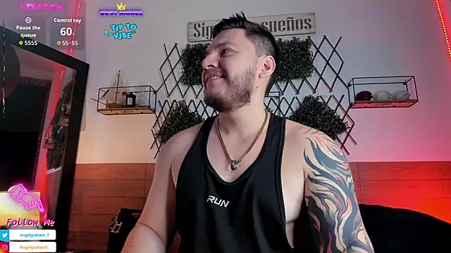 Angelgraham 1 online show from November 12, 2025, 4:33 pm