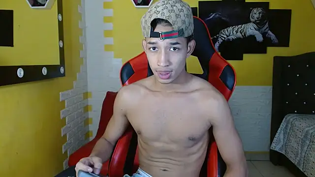 jose sexycumm online show from October 10, 2025, 7:15 pm