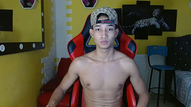 jose sexycumm online show from October 7, 2025, 7:26 pm