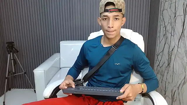 jose sexycumm online show from September 8, 2025, 7:13 pm