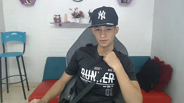 jose sexycumm online show from March 3, 2025, 6:13 pm