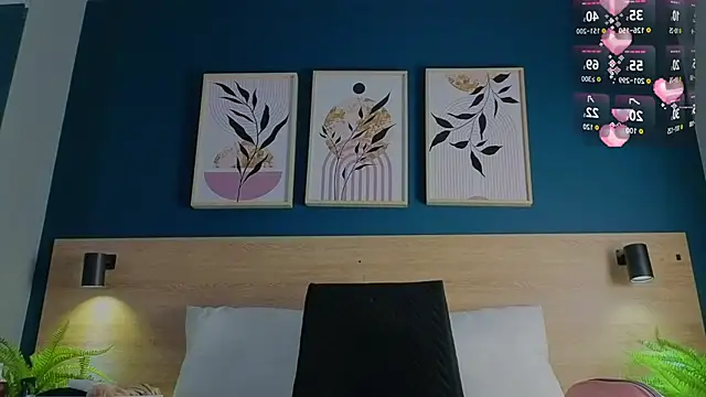 GabyPetit online show from October 14, 2025, 8:42 pm