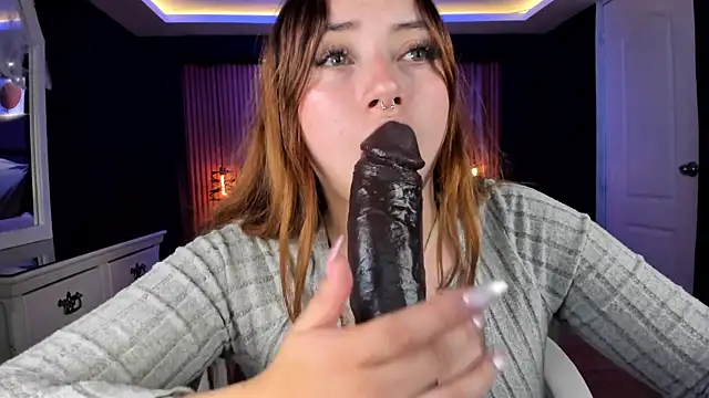 Mariana Castro9 online show from November 6, 2025, 3:43 am