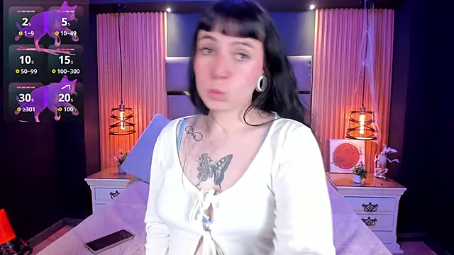 Snapshot of Lucy_Smith2 chatting on November 11, 2025, 4:07 am Lucy Smith2 online show from November 11, 2025, 4:07 am