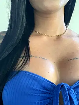 Snapshot of Elamesmamorena chatting on December 19, 2025, 8:55 pm Elamesmamorena online show from December 19, 2025, 8:55 pm