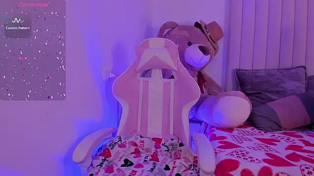 Snapshot of Emilyymilleer_ chatting on March 21, 2025, 3:46 pm Emilyymilleer online show from March 21, 2025, 3:46 pm