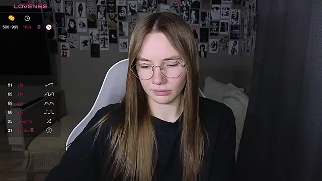 littlevildevil online show from April 27, 2026, 11:08 am