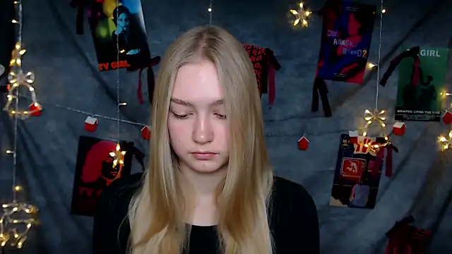 MademoiselleCl online show from December 18, 2025, 6:18 am