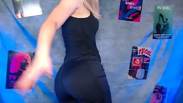 MademoiselleCl online show from September 19, 2025, 1:04 pm