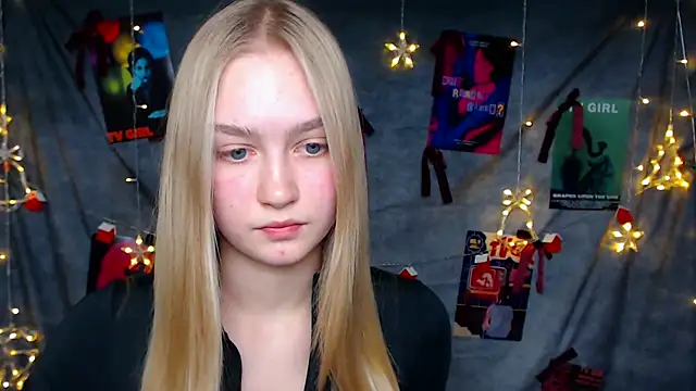 MademoiselleCl online show from December 13, 2025, 8:04 pm