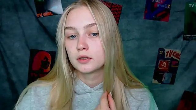 MademoiselleCl online show from October 7, 2025, 12:17 pm