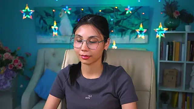 LittleSally   online show from December 5, 2024, 11:12 am