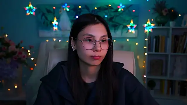 LittleSally   online show from December 10, 2024, 11:22 am