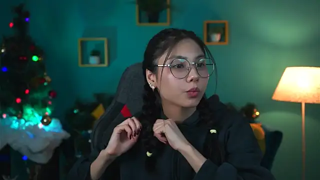 LittleSally   online show from December 14, 2024, 8:13 am