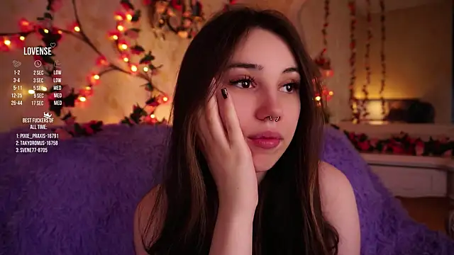 GillianDowdey online show from December 20, 2025, 2:14 am