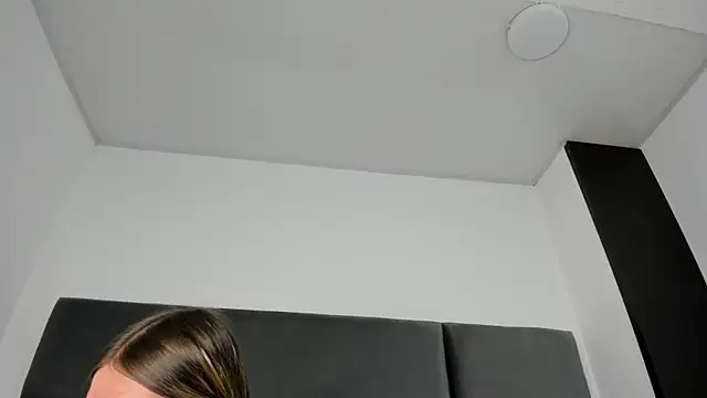 Snapshot of Lizz_Luna chatting on November 29, 2025, 6:41 pm Lizz Luna online show from November 29, 2025, 6:41 pm