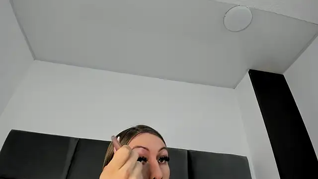 Snapshot of Lizz_Luna chatting on November 4, 2025, 7:17 pm Lizz Luna online show from November 4, 2025, 7:17 pm